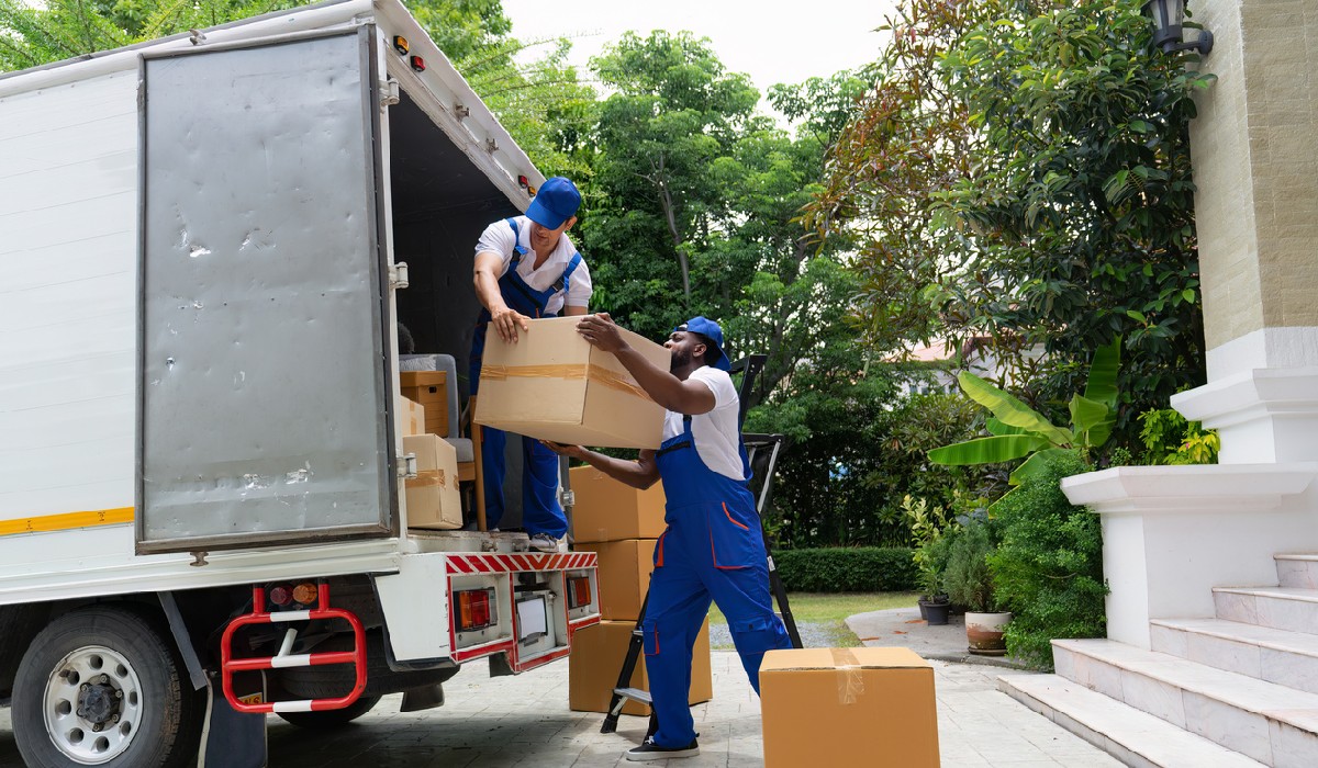 The Ultimate Guide to Choosing the Right Moving Service for a Seamless Relocation